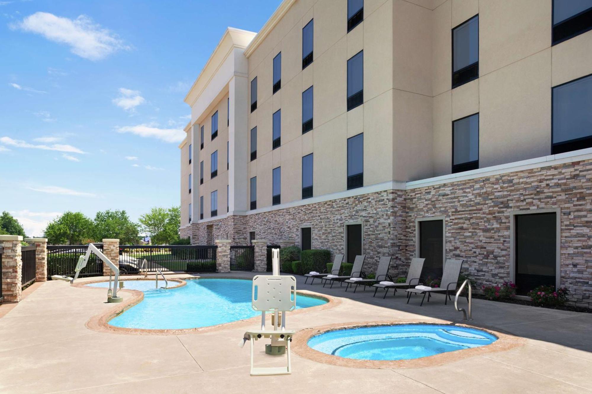 Hampton Inn Sulphur Springs Bagian luar foto